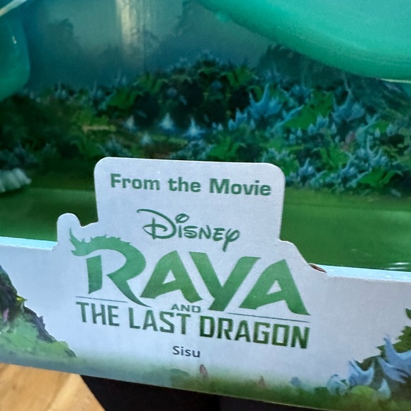 Raya the last dragon Disney Frozen movie new in box - Picture 2 of 7